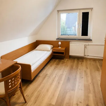Zur Linde Hotel Sehnde